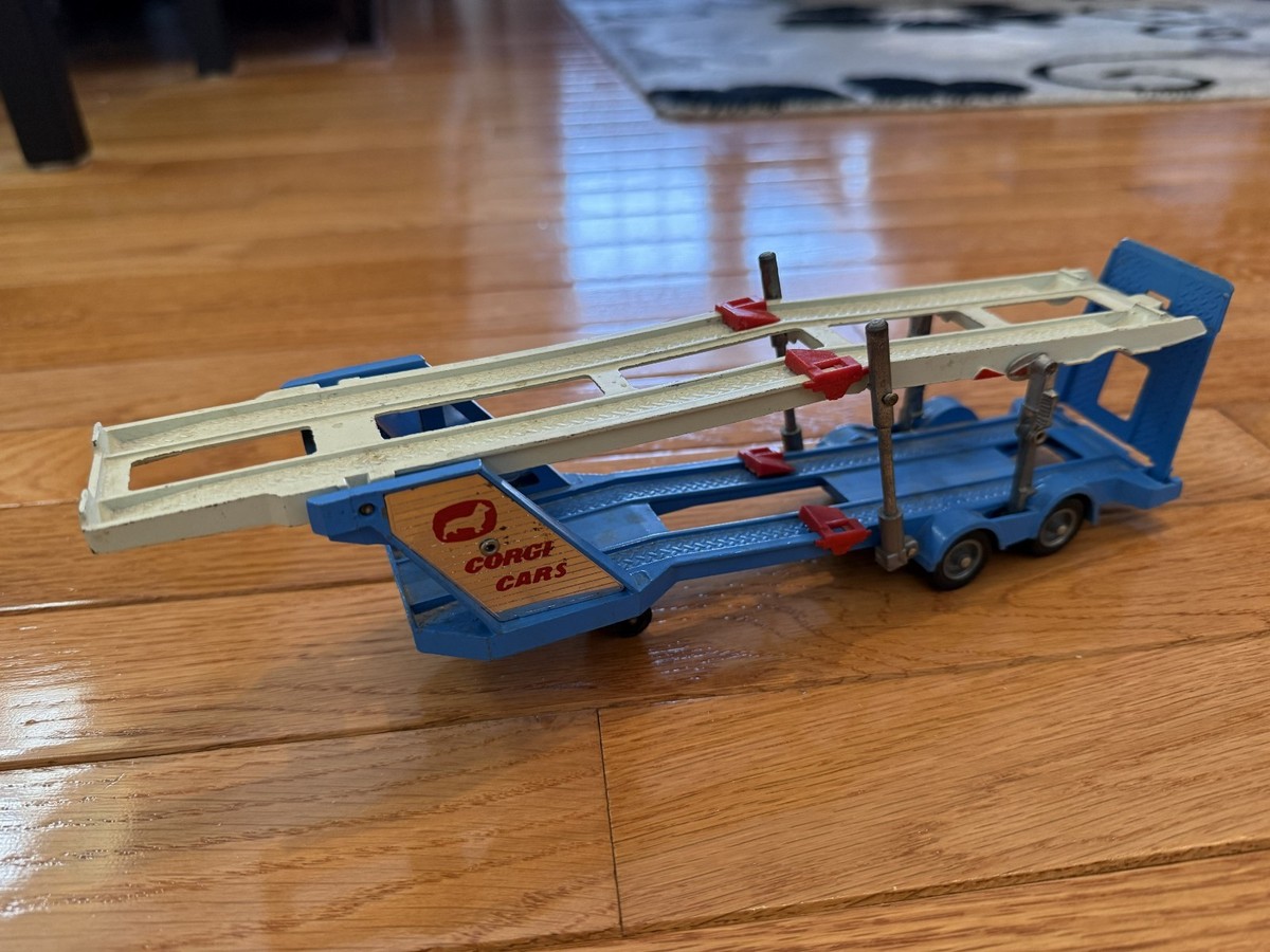 Vintage Corgi Toys 1138 Carrimore Mark IV Car Transporter Red Blue