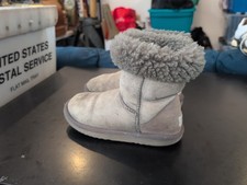 UGG Australia Women's Classic Short Grey Gray Boots Sheepskin Suede 5825 sz 5