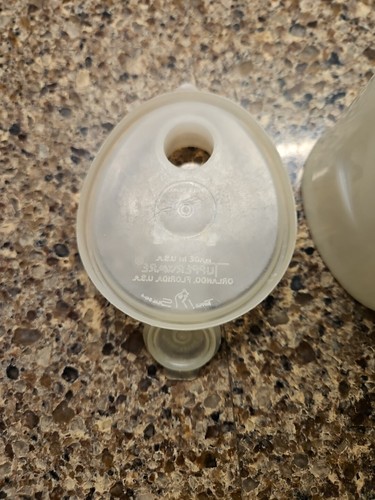 Tupperware 16 oz/2 Cup Sweet Saver with Seal, Pour Spout & Cap White Vintage - Picture 10 of 12