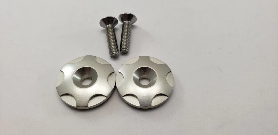 Tapas de extremo de manillar Triumph America 2001-2016 con pernos Foto 3 de 4