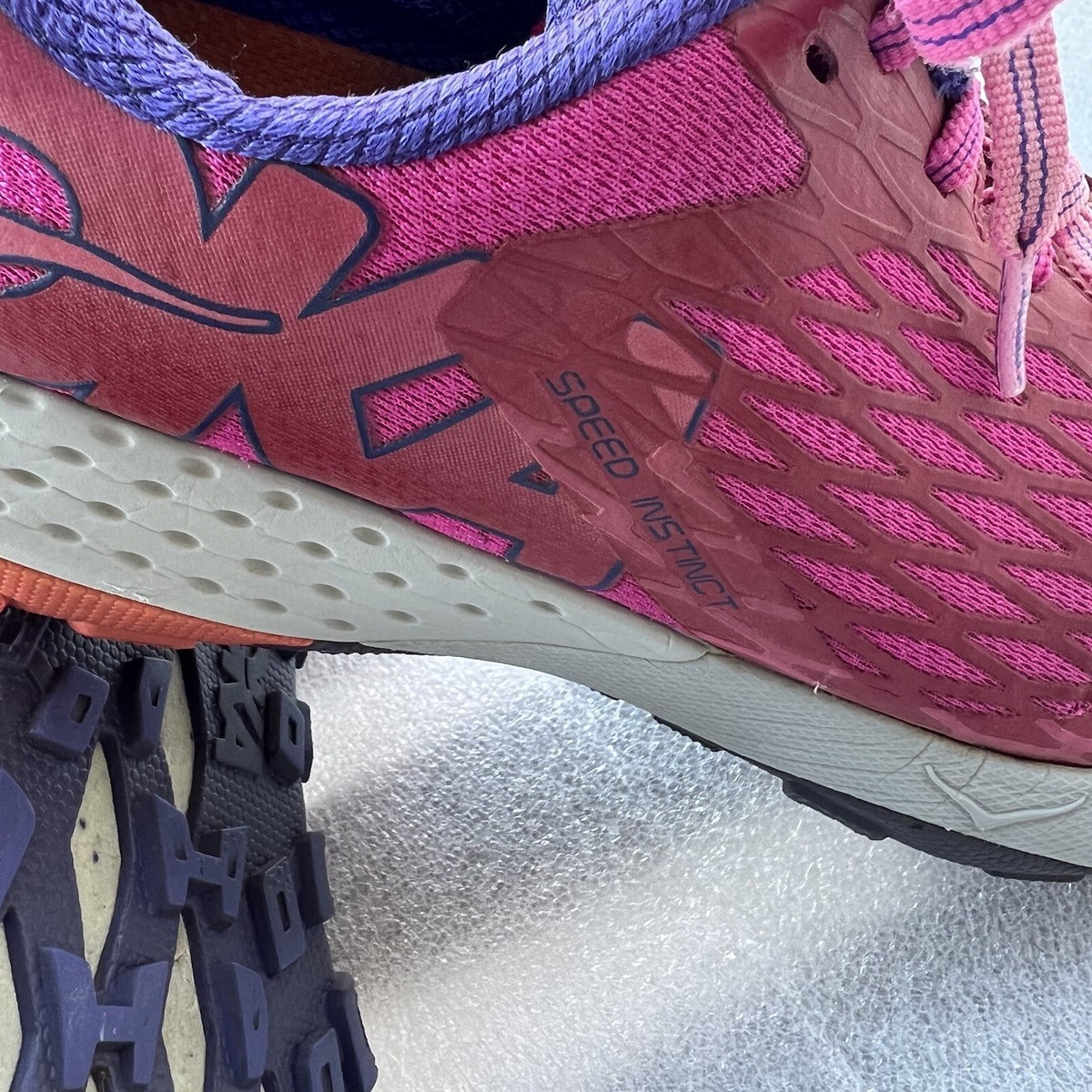 Hoka One One Womens Speed Instinct Trail Running Shoes Sz 9.5 Pink