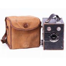 Kodak Six-20 Brownie Senior Camera  95mm f11 lens  England  1939 - 1940