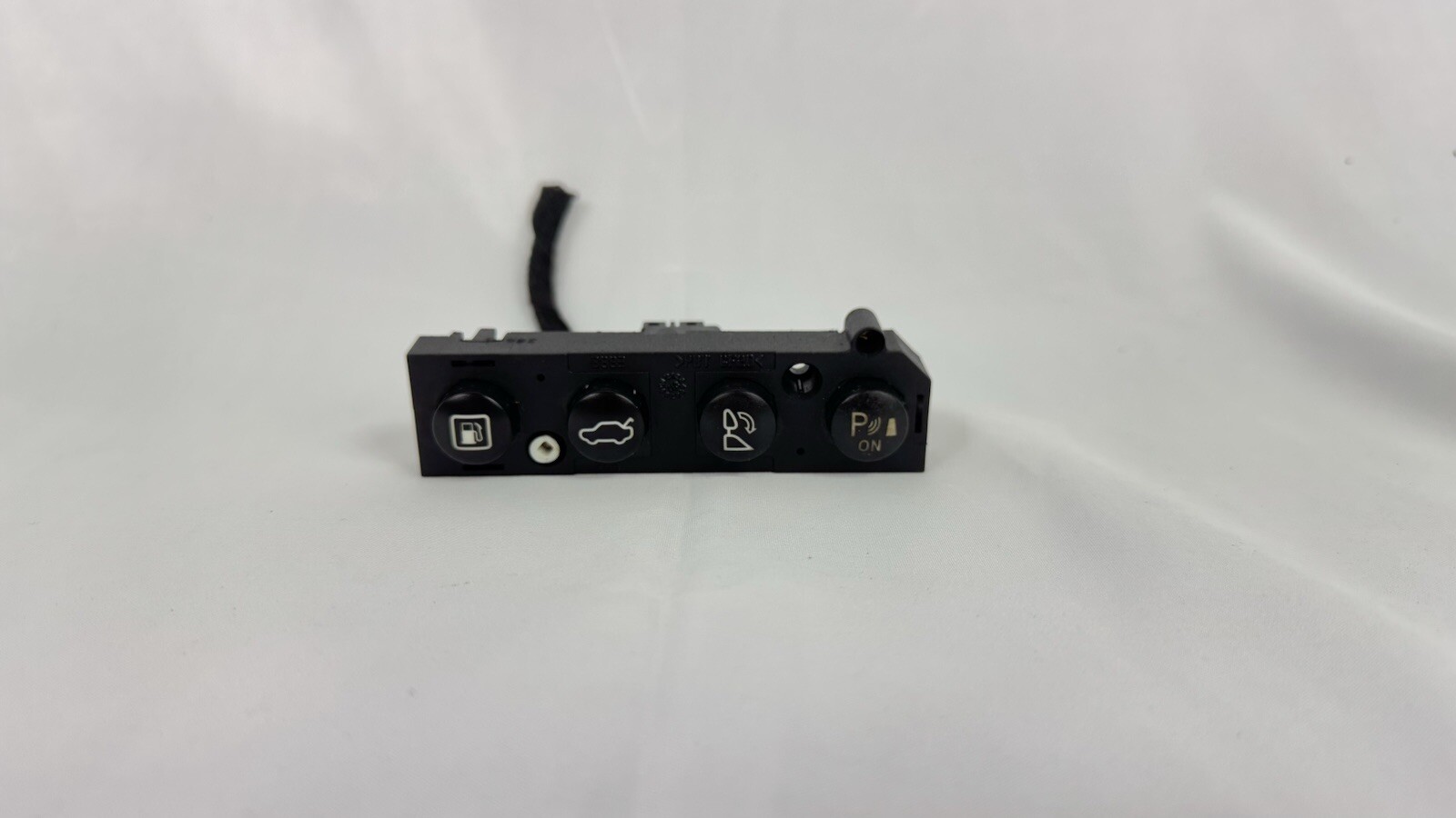 03-13 Maserati Quattroporte Fuel Filler Trunk Switch Headrest Parking Sensor OEM