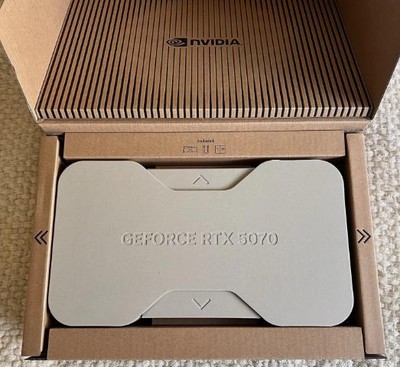 RTX 5070 founders edition ほぼ未使用品。 ほぼ未使用・動作確認】Nvidia GeForce RTX 5070 Founders