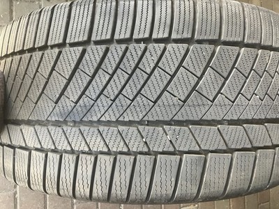 Ein ContiWinterContact SP 305/40 ZR 20 112Y, NO, 6 mm