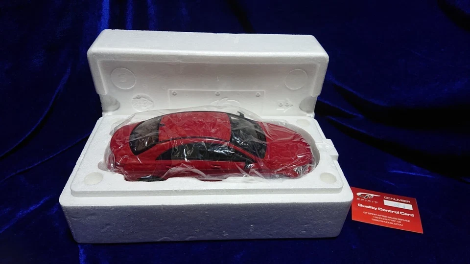 1 18 Mercedes Benz CLA45 AMG 4Matic 2014 GT SPIRIT GT031 Daimler AG C117 EDITION - Image 2 of 4