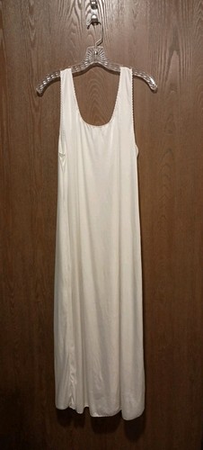 Delicates Women's Full Slip Size XL 38x45 Ivory Scoop Neck Nylon/Spandex