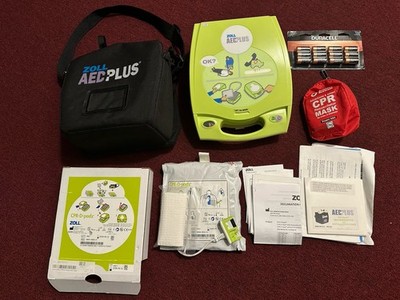 Zoll AED Plus Defibrillator with Pad , Carry Case & Extras(Read Description)