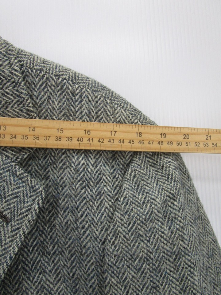 VINTAGE Harris Tweed Sport Coat Men Gray Herringbone Blazer Scottish