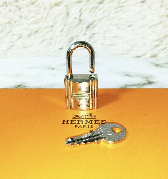 HERMES Set of Padlock & Key Cadena Silver Charm Number random
