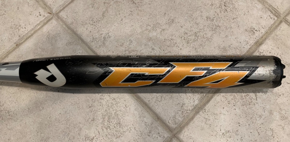 DeMarini CF4 Black PitchBlack Plus 32/22 (-10) Fastpitch Softball Bat CFP10
