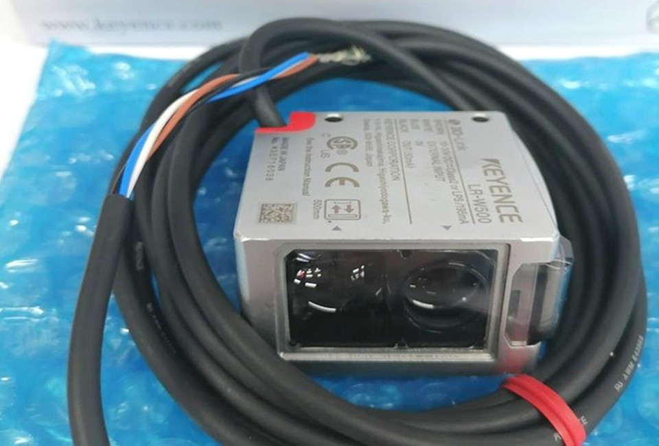 1PC Keyence LR-W500 Laser Sensor LRW500 New Expedited 1PC Keyence LR-W500 Laser Sensor LRW500 New Expedited
