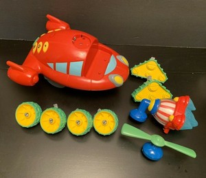 little einsteins transform and go rocket