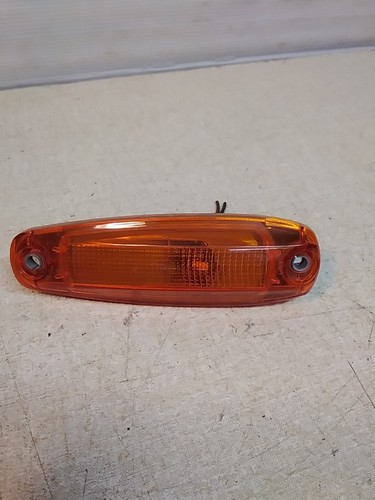 Freightliner A66-01728-003 Low Profile Amber Lamp Marker