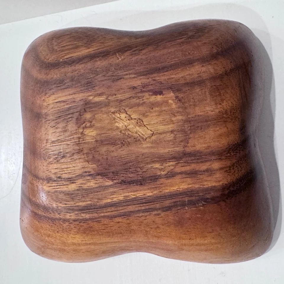 Cuenco decorativo de madera 6" x 6" Foto 2 de 4