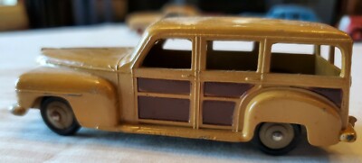 VINTAGE DINKY TOYS 1949 PLYMOUTH WOODY WOOD PANEL STATION WAGON