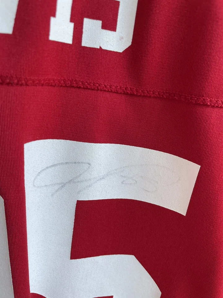 Camiseta Nike San Francisco 49ers Roja Autografiada Vernon Davis #85 Usada en Excelente Condición Talla Juvenil Lg Foto 3 de 4