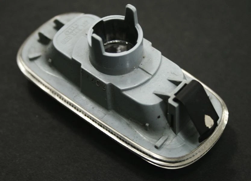 2x Marcador Lateral Fender Luz de Seta 02-08 Audi A4 S4 A3 A6 S6 - 8E0 949 127 - Imagem 2 de 2