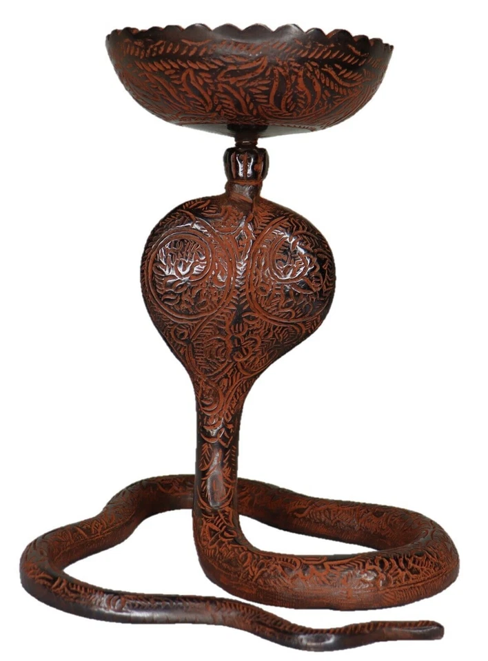 Estatuilla de latón hecha a mano estilo antiguo con forma de serpiente cobra Foto 3 de 4