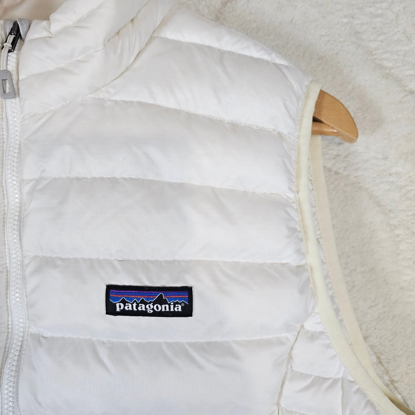 Patagonia Gilet Bodywarmer Down Filled Women's XL Birch White Puffer Lightweight thumbnail 6