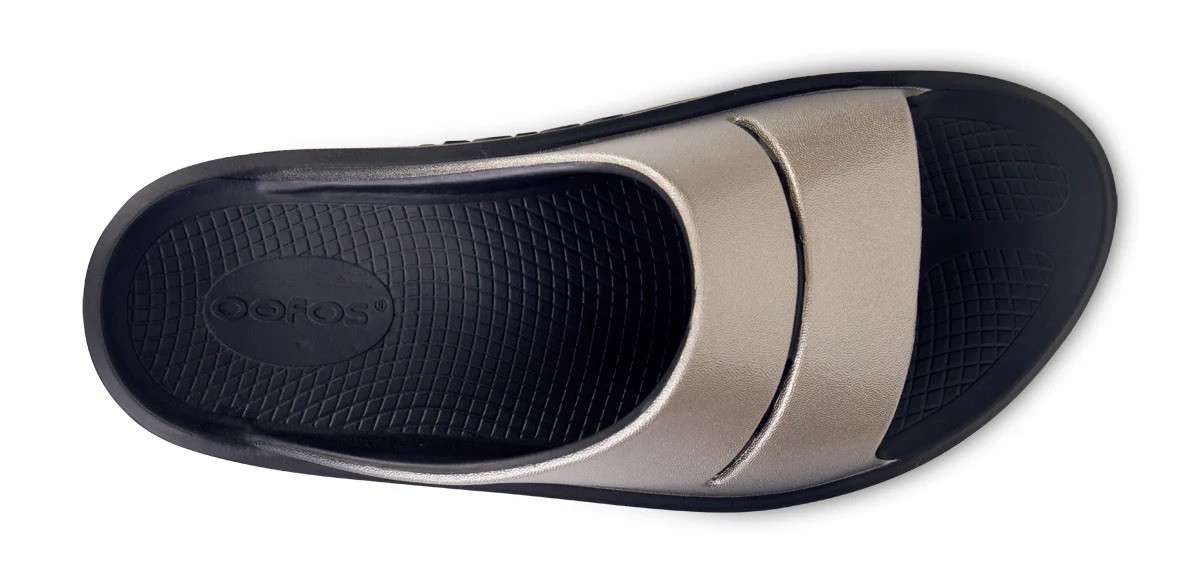 Oofos Women's Oomega Ooahh Luxe Sandal In Latte- New! $100 MSRP- 9