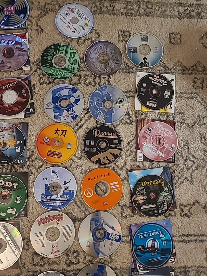 Gran Lote de 37 RAROS Juegos de Computadora PC CD-ROM Lote Mixto Años 90 2000 Paquete Y2k Foto 4 de 4