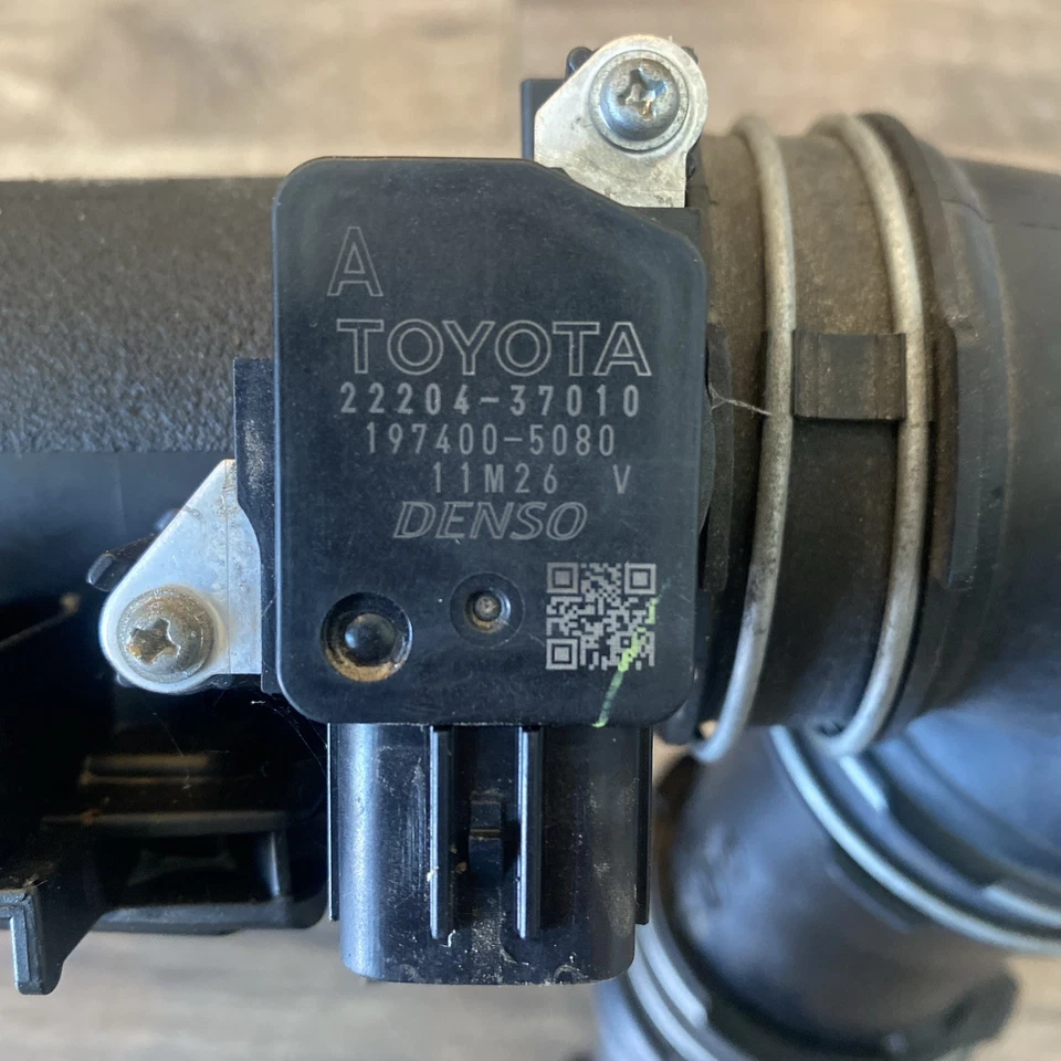 Cubierta de caja de purificador de aire de admisión Toyota Prius 1,8 L 2010-2015 con sensor MAF fabricante de equipos originales Foto 4 de 4