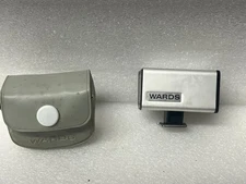 VINTAGE WARDS CAMERA FLASH CUBE WITH CASE