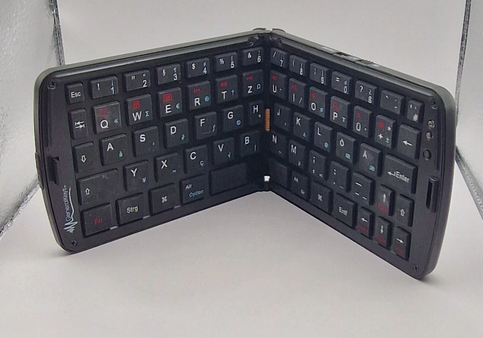 Faltbare Bluetooth Tastatur Pearl Generalkeys PX-4838-675 mit USB-Ladekabel - Bild 4 von 4