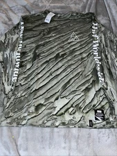 HUF Men's Essential Triple Triangle Long Sleeve Tee T-Shirt Size Small Camo Grn