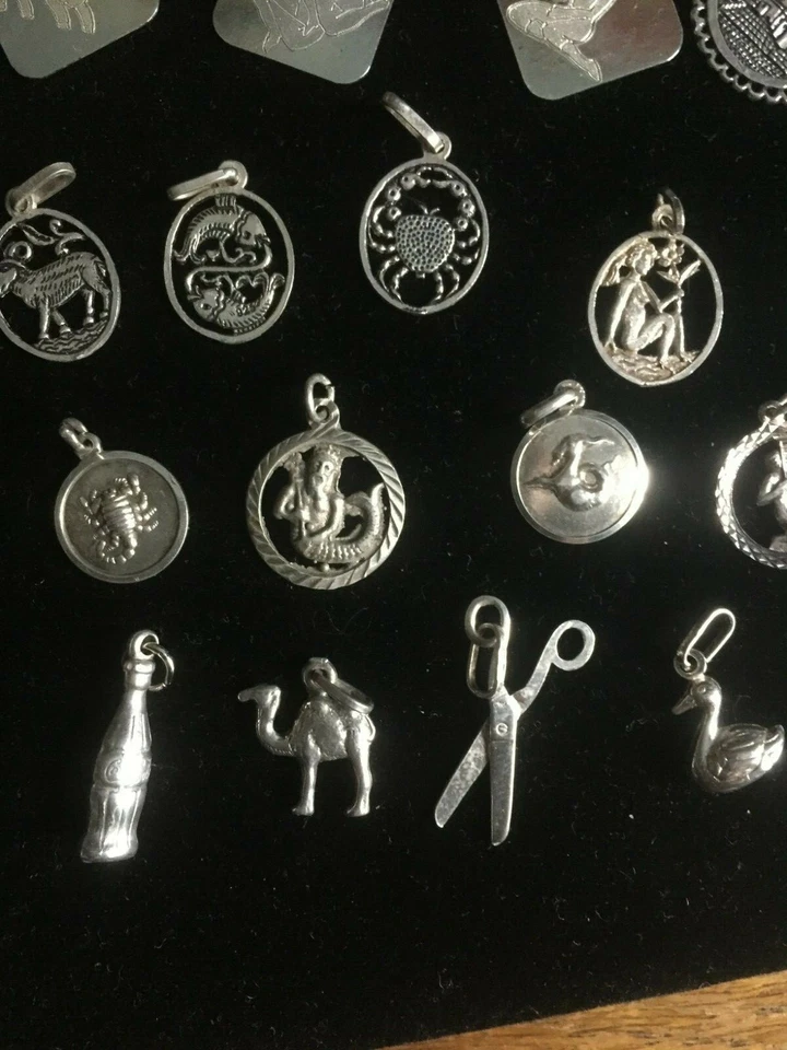 18 Silber Anhänger .Verschieden.. Von ca 1 bis 2 cm.  Armband - Bild 4 von 4