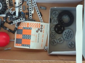 Lego Mindstorms NXT Set 8547 with Manual and Test Pad Untested Not Complete 