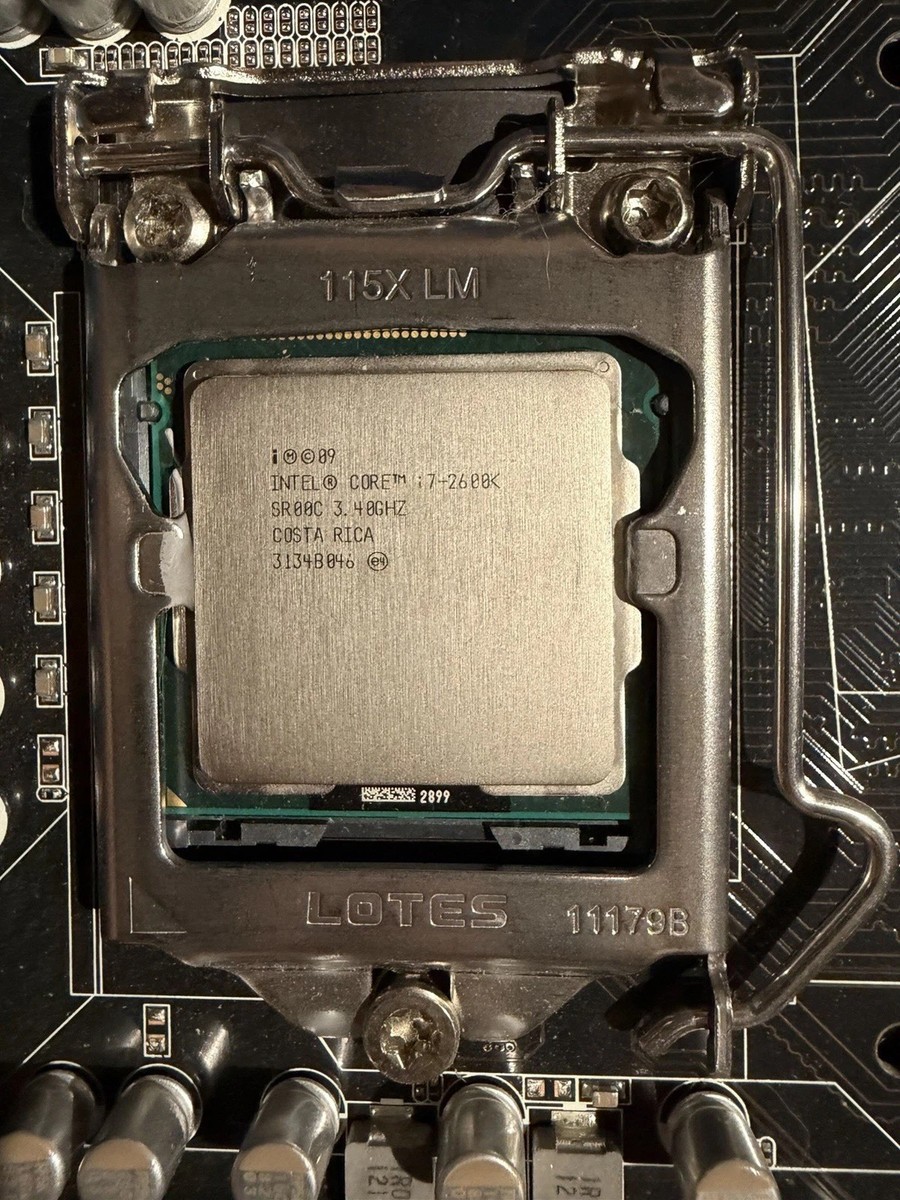 ASUS P8 Z68-V Deluxe ATX Motherboard • Intel Core i7-2600K