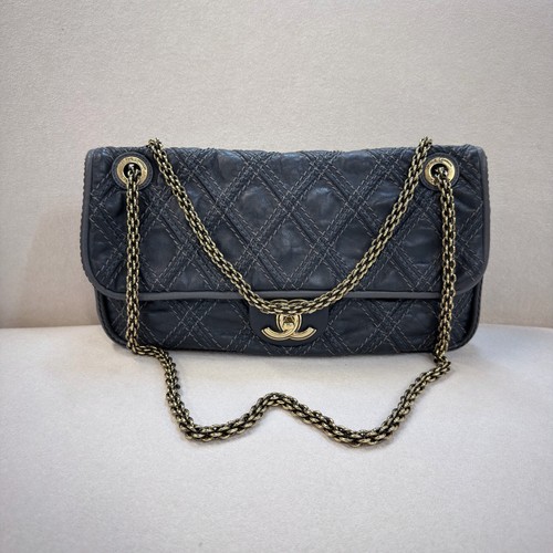 Chanel Classic Flap Medium Black Leather Gold HW Shoulder Bag Preowned Authentic