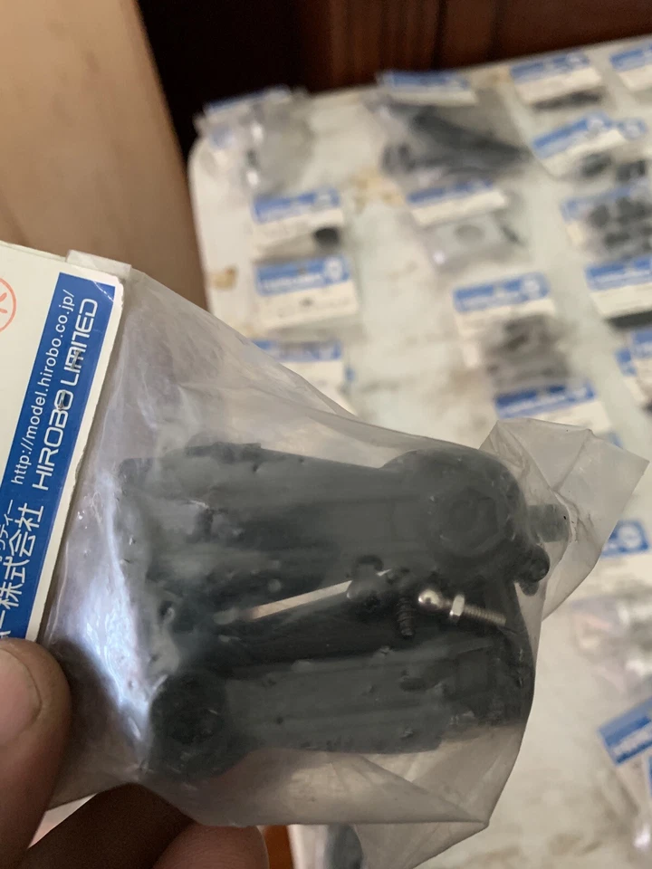 HIROBO 0412-103 SCEADU FZ-3 ROTOR HEAD BLADE HOLDER #0412103 HELICOPTER PARTS - Image 3 of 4