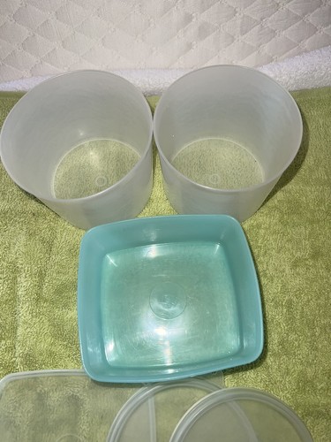 Tupperware Vintage 16 oz Square ROUND & (2) ROUND 20 Oz CANISTERS Bowls EUC - Picture 4 of 24