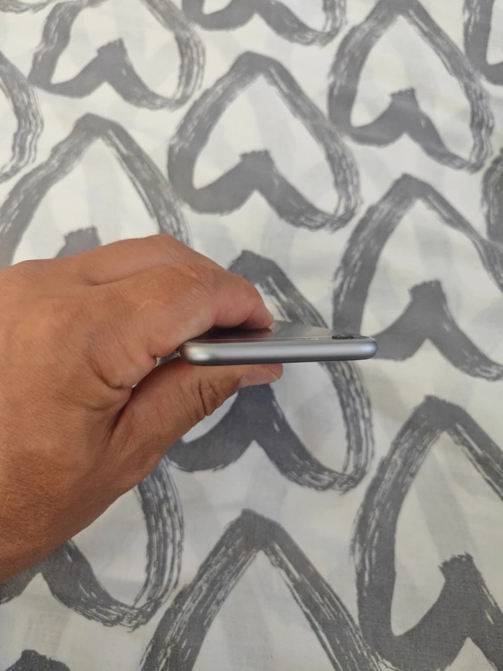 Apple iPhone 6s A1633 32gb Grigio Siderale Space Gray 3323 LEGGI DESCRIZIONE - Immagine 4 di 4