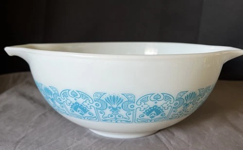 Vintage Pyrex Blue Horizon Cinderella Nesting Mixing Bowl #443, 2 1/2 Qt
