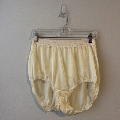 Hanes Size 10 Panties w/Lace 1990's 100% nylon Silky Soft granny - light yellow