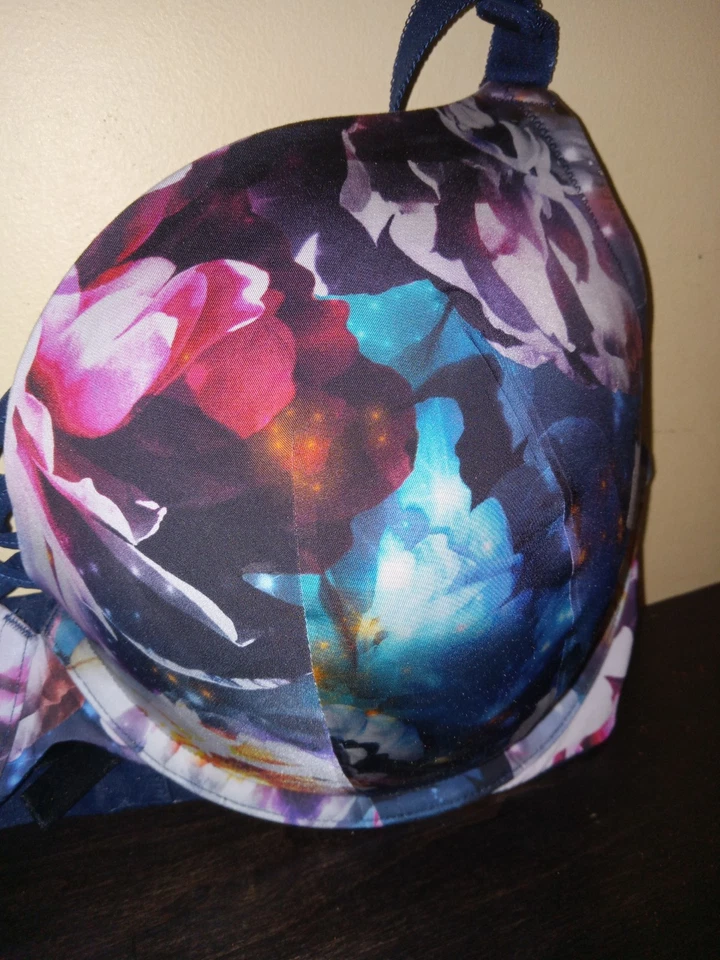 Torrid Curve Women's 42DD Bra Underwire Push Up Plunge Back Smoothing - Image 3 of 4