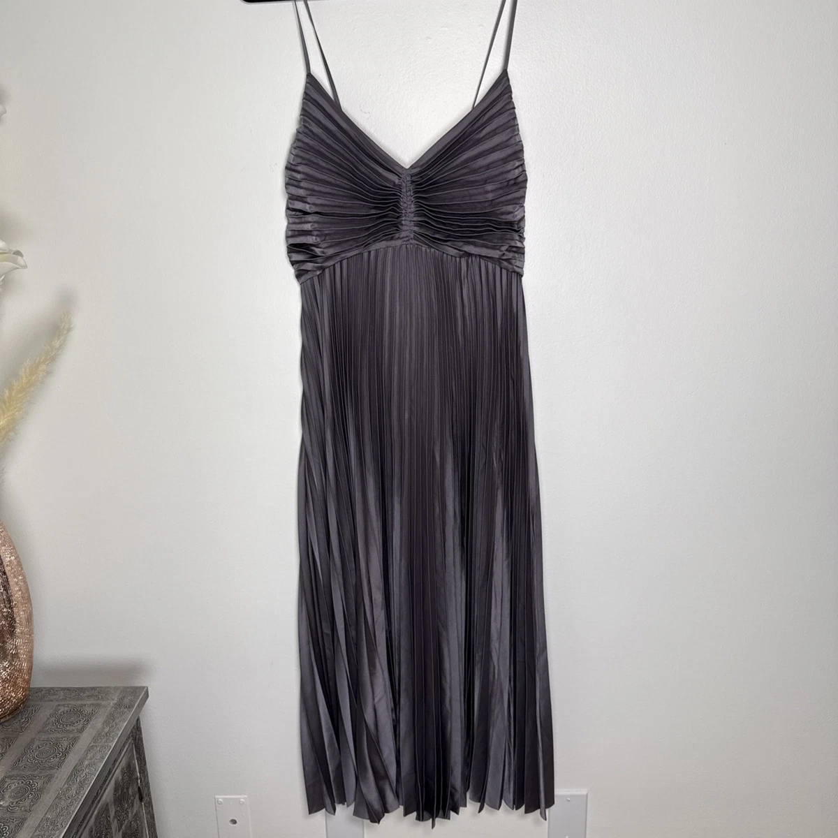 banana republic solaire pleated midi dress Banana Republic Solaire black pleated satin midi dress NEW 6 petite is  available for purchase on au PAY Market - Imported Goods Online Store  Co.Ltd. | au PAY Market