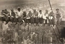 Workers Eating Lunch atop Skyscraper Beam, Rockefeller Center Poster Print 24x36