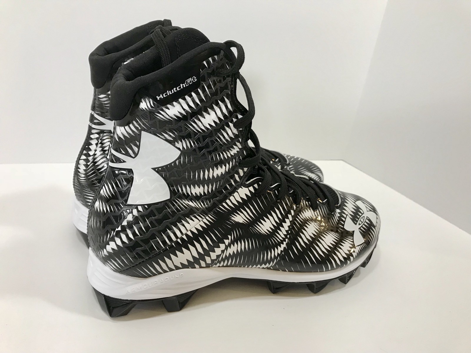 new under armour highlight cleats