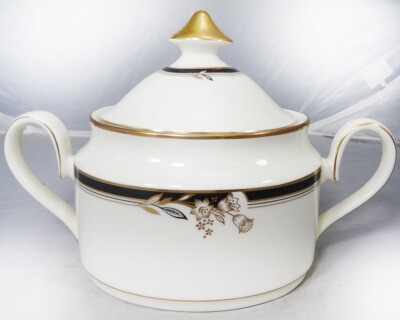 NEWBURY by Minton Covered Sugar Bowl 5.25'' tall Ivory NEW NOT USED made England