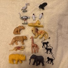 Vintage Plastic Animal Figures Lot of 16 Various Animals Toys See Pics