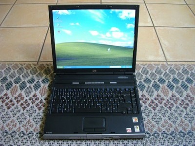 HP Pavilion Ze 2000 Intel 1,6 GHz 14'' 1 GB RAM 100 GB FP win XP Pro SP3! (2)