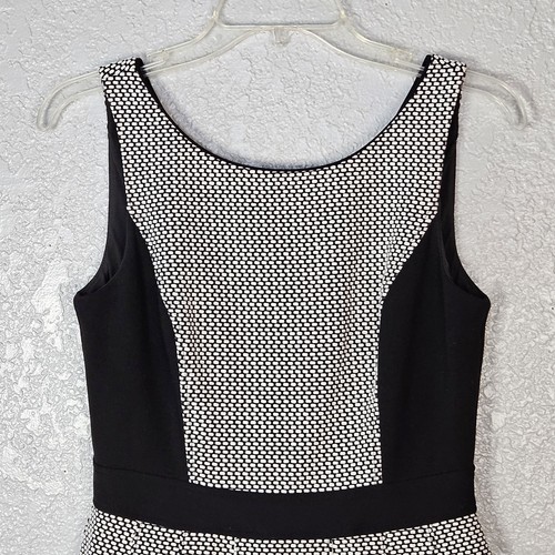 WHBM White House Black Market Dress Size 2 Black & White Fit & Flare Sleeveless - Picture 2 of 12
