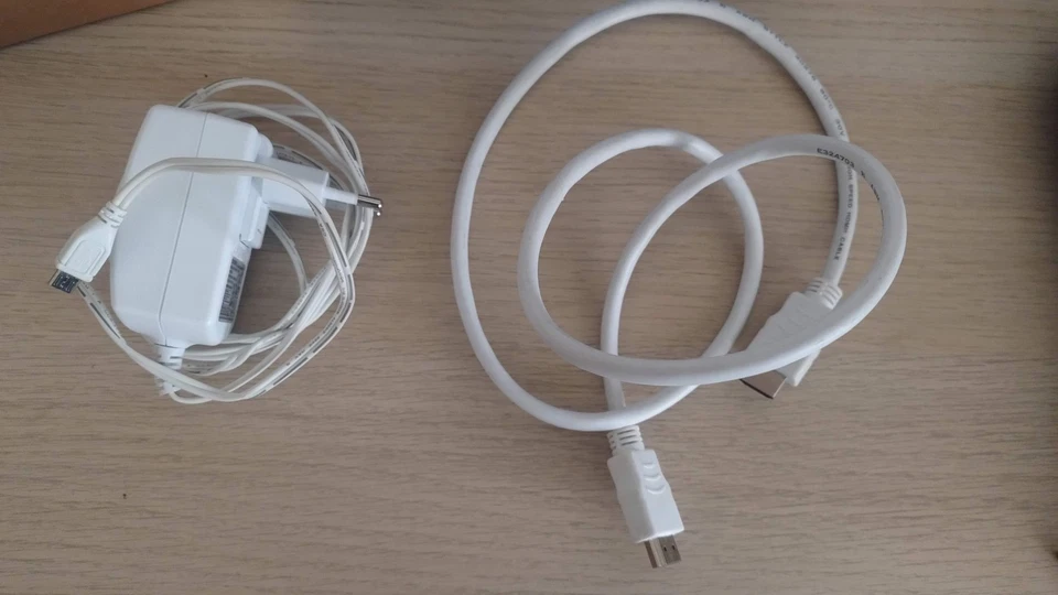 RASPBERRY PI 3 Model B - STARTER KIT - Immagine 4 di 4