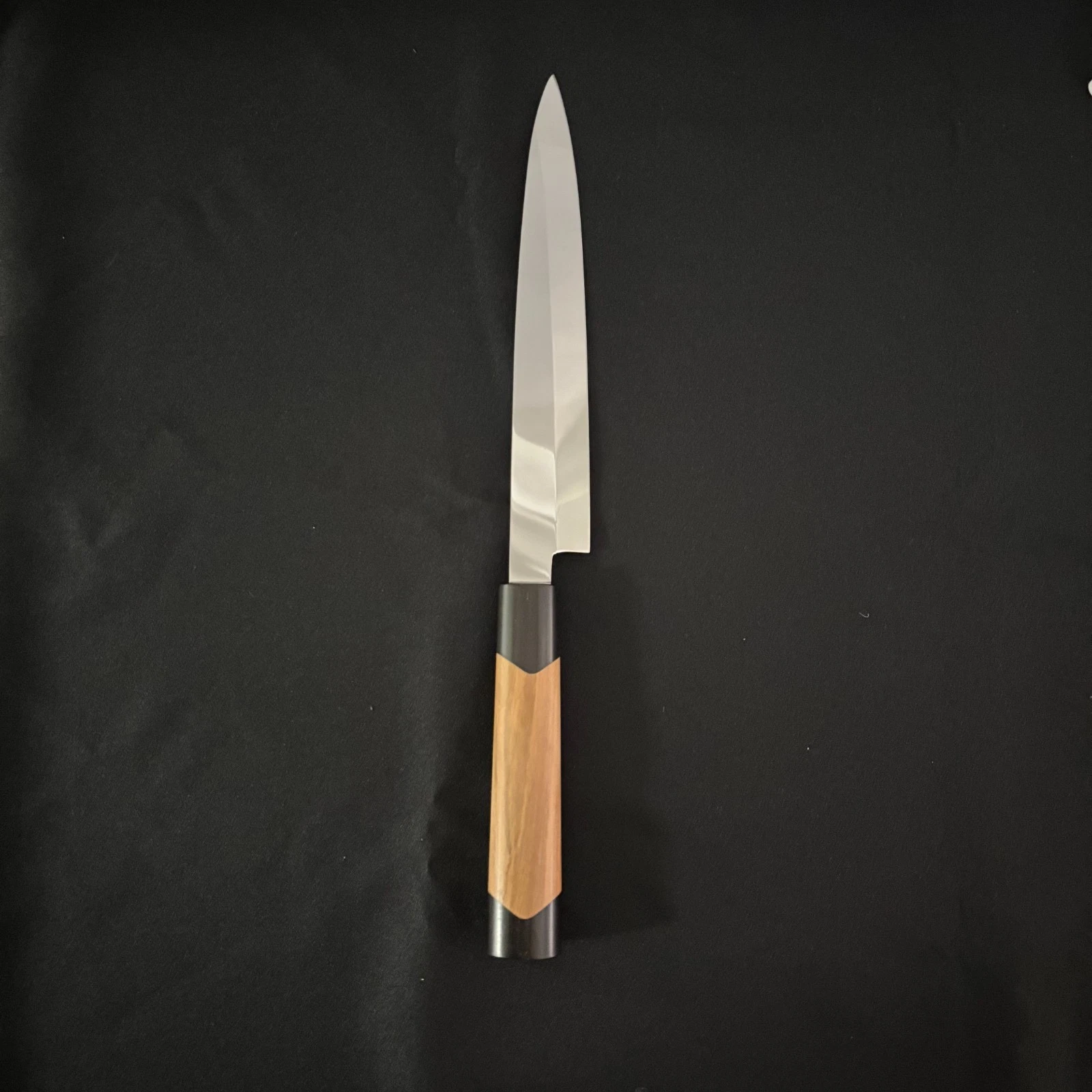 Japanese Yanagiba Knife 200mm Made in Japan Mirror Finish Sashimi Knife 71
Opens in a new window or