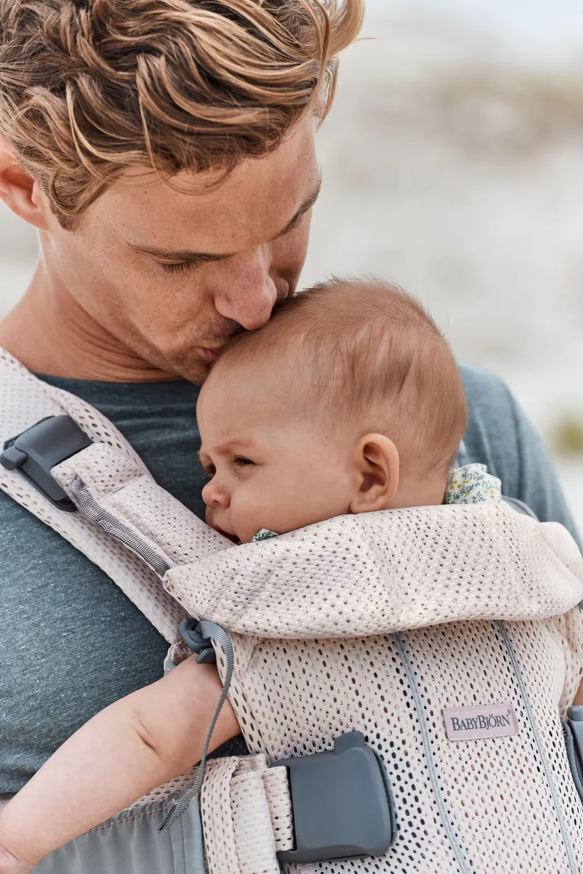 BabyBjorn Baby Carrier One - Silver, Mesh Unisex 093004US-image